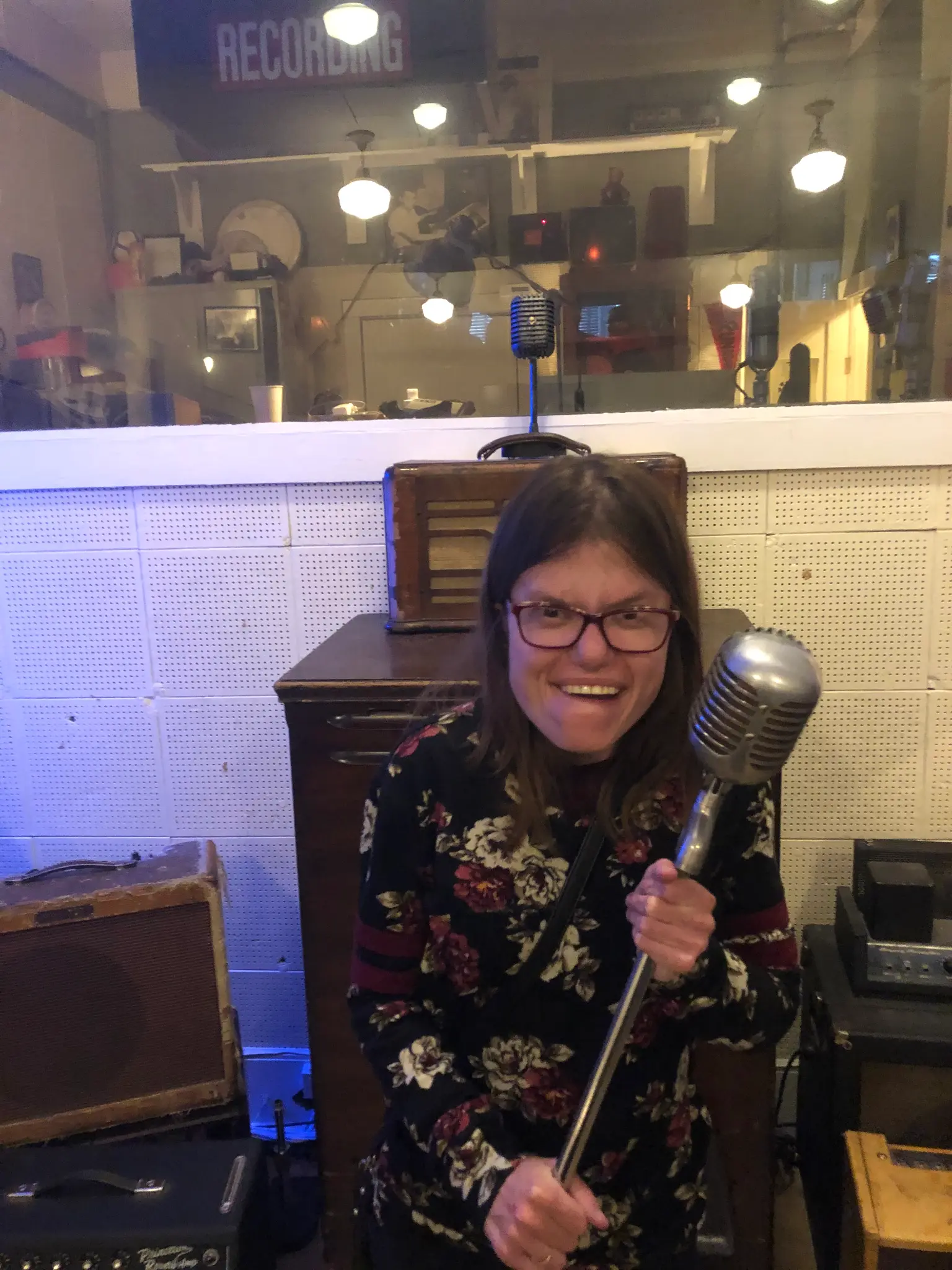 Lis with Microphone